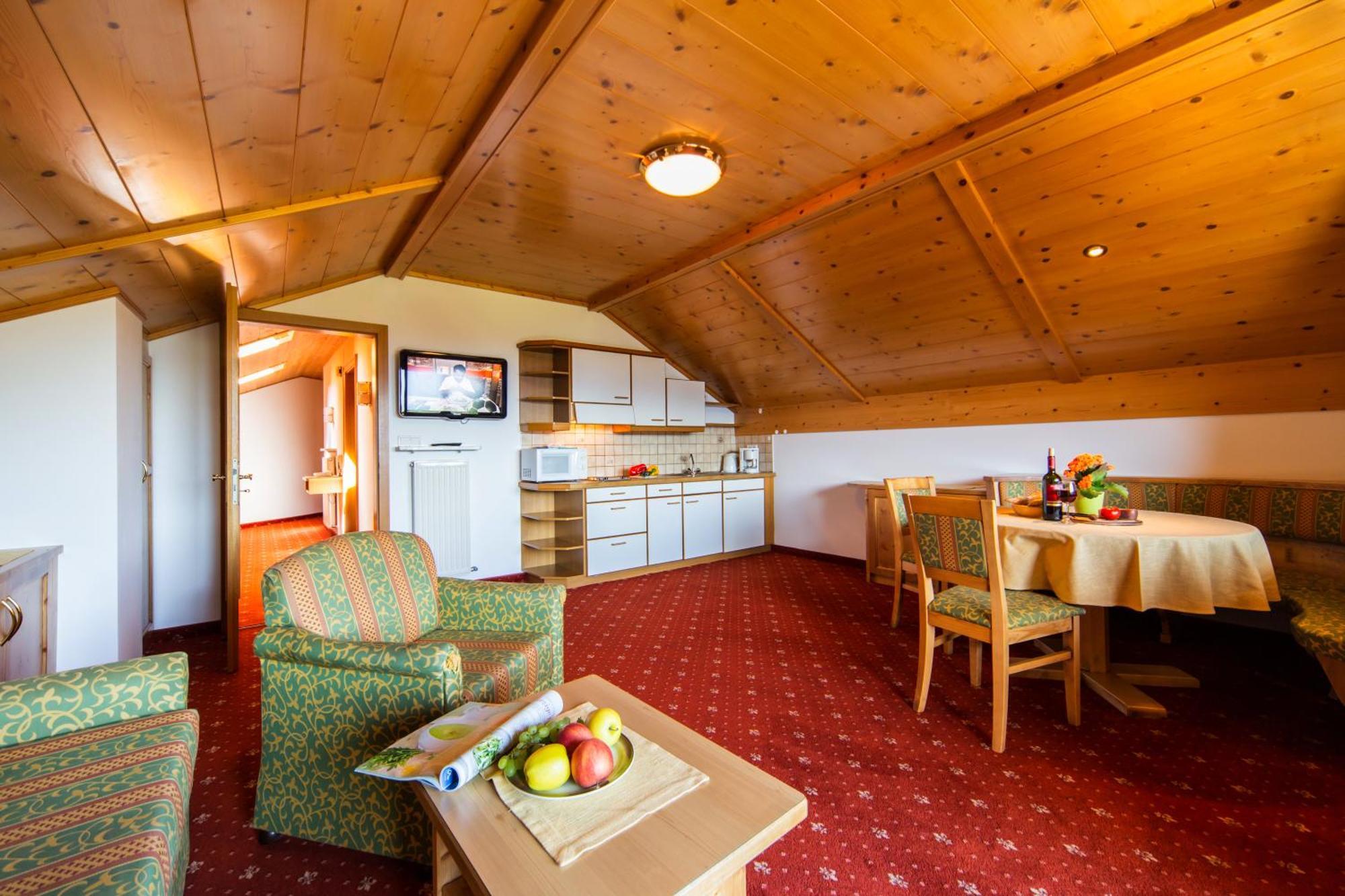 Residence Krone Schenna Room photo