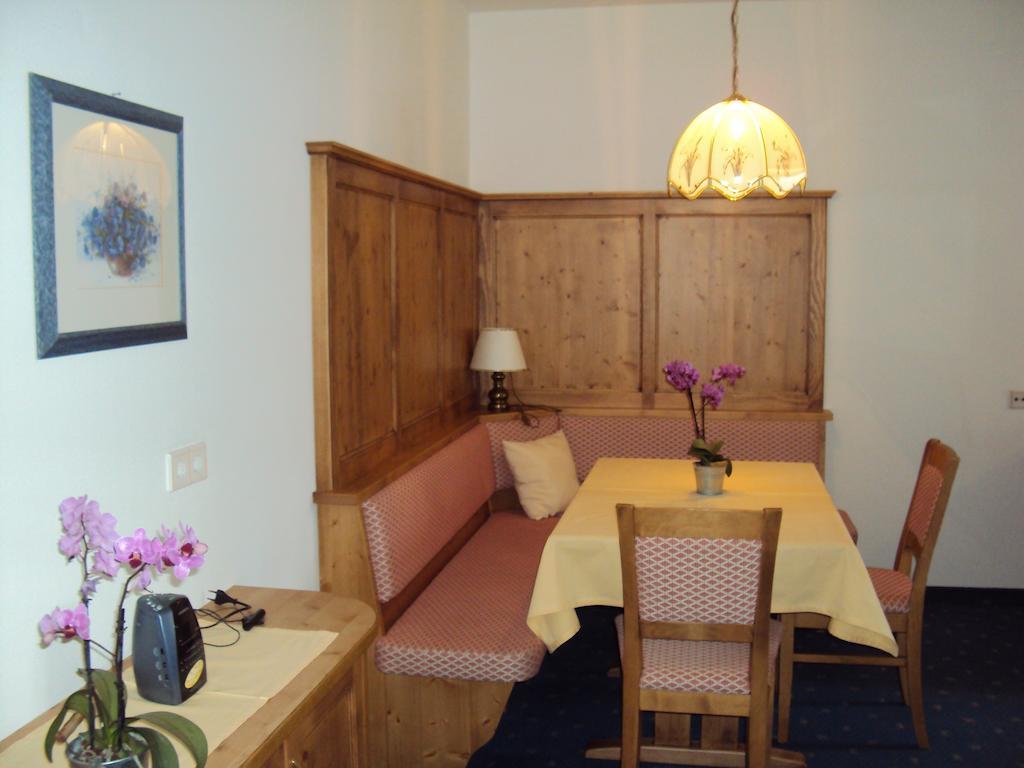 Residence Krone Schenna Room photo